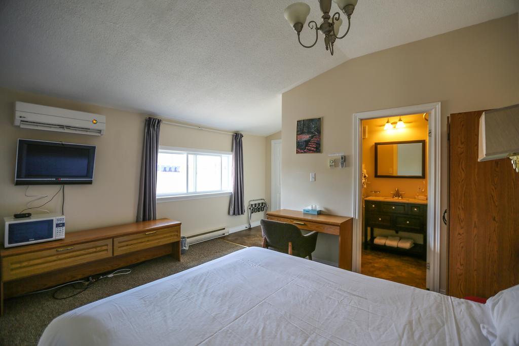 Airport Inn Fredericton Exterior photo