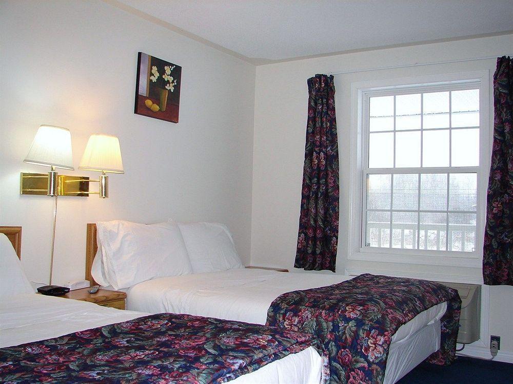 Airport Inn Fredericton Exterior photo